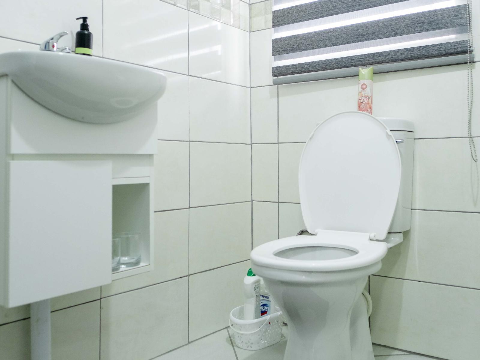Classic Apartment 2 — Classic Apartment 2 Toilet