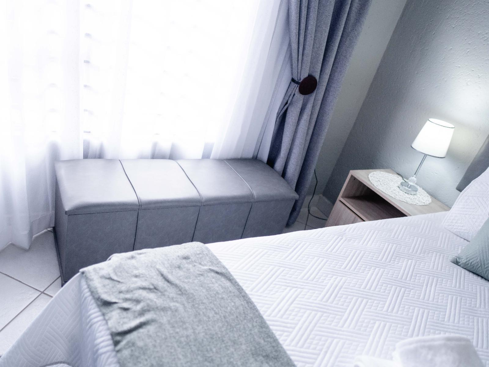Comfort Apartment 3 — Classic Bedroom 3 Bedroom Sofa