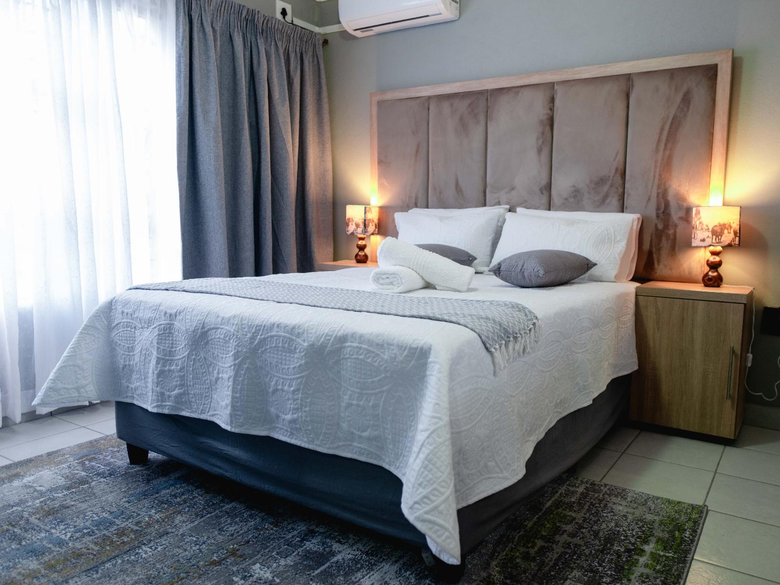 Deluxe Apartment 4 — Classic Bedroom 4